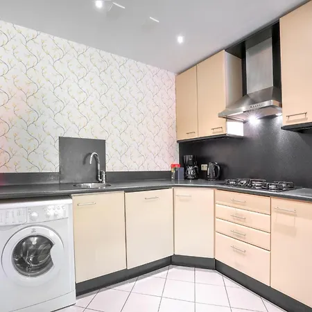 In With Forest, Cleaning Included Holiday home