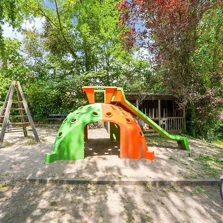 In With Forest, Cleaning Included Ulestraten